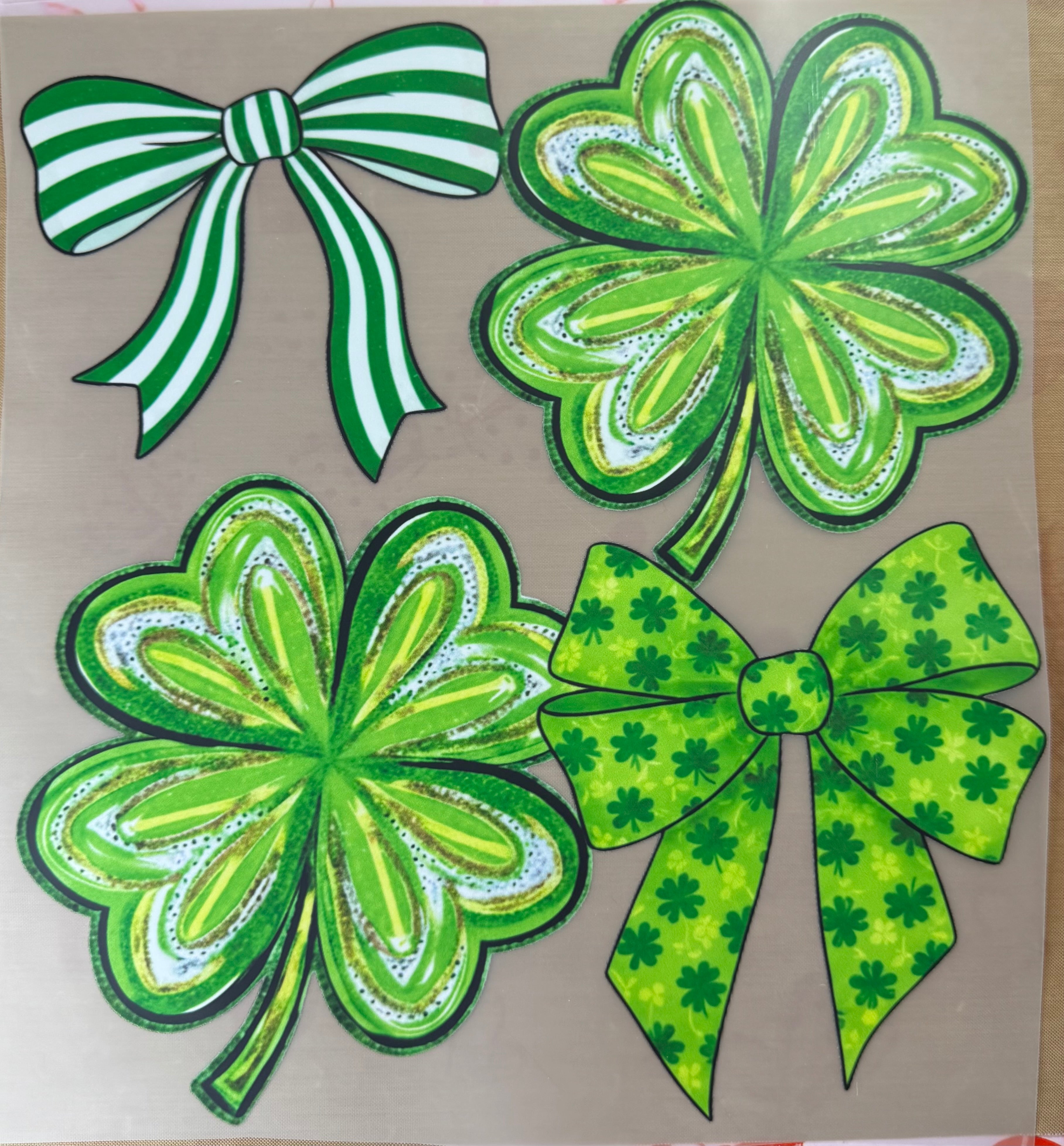 Clover & Bows